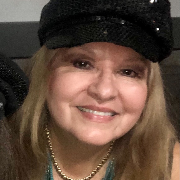 Meet your Posher, Yolanda - Picture 1 of 1